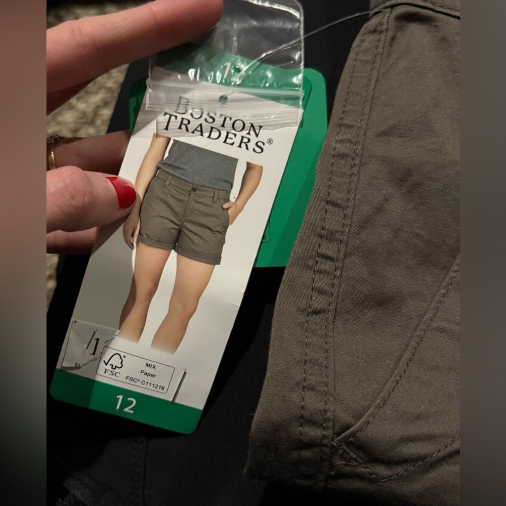 NWT Boston Traders Women's Cargo Shorts 12 - Picture 6 of 7
